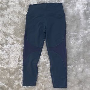 Alo Capri Leggings!
